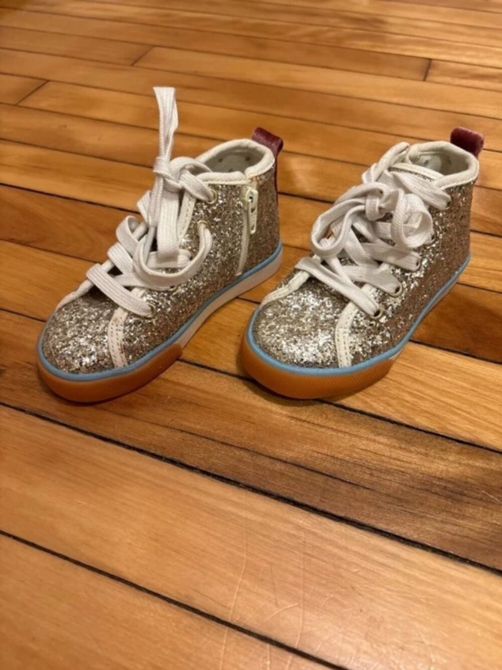 Mini Boden Sparkly Silver Sneakers Toddler Girls Size 8 NWOT